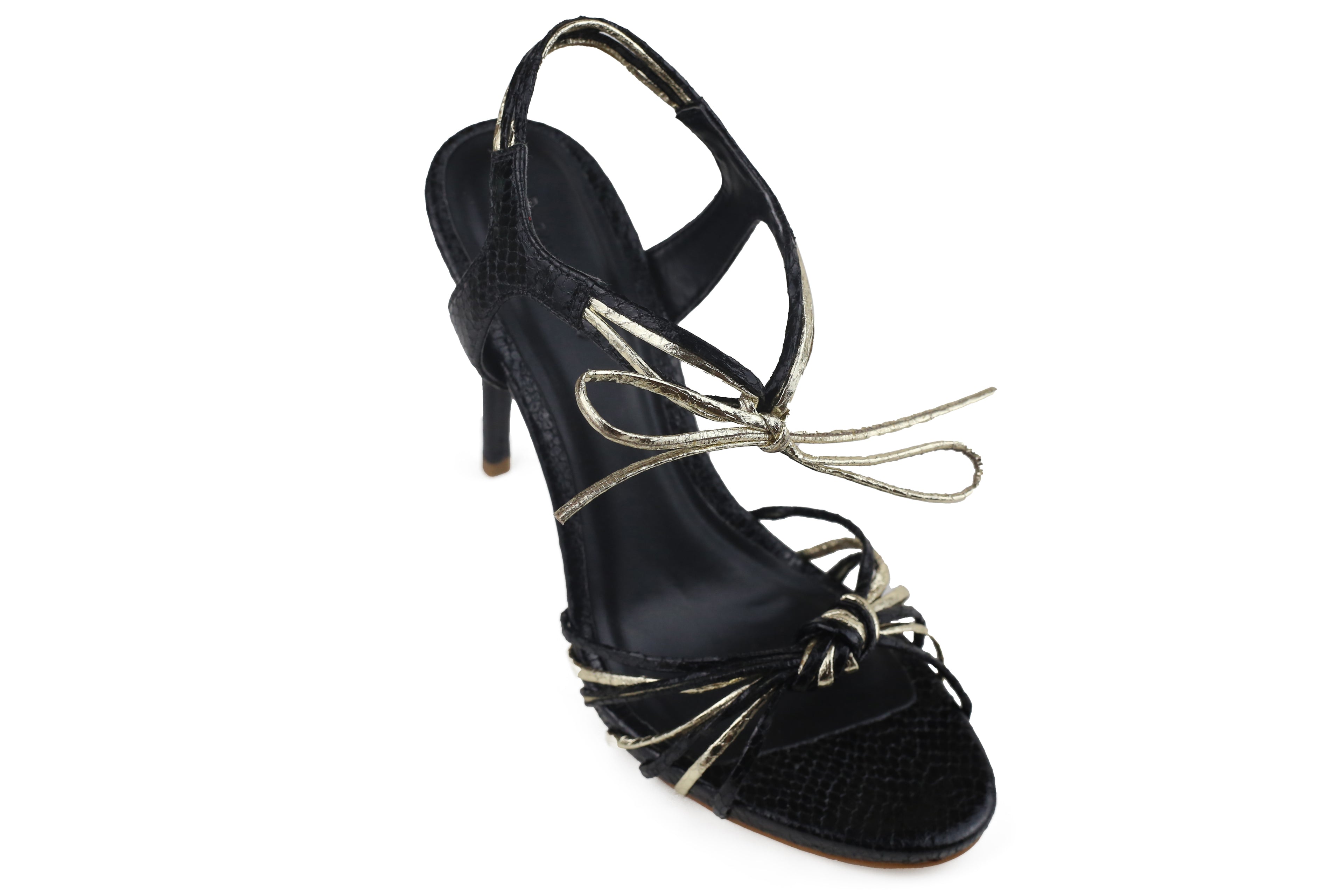 Sandália Cuck'S Salto Alto Preta E Dourada