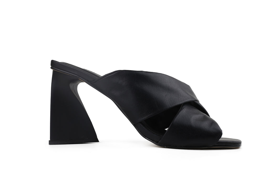 Tamanco Paula Salto Alto Preto